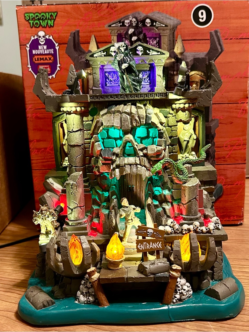 LEMAX Halloween Spooky Town Gates To The Underworld